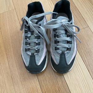 Nike Air max 95 girls sneakers size 2.5